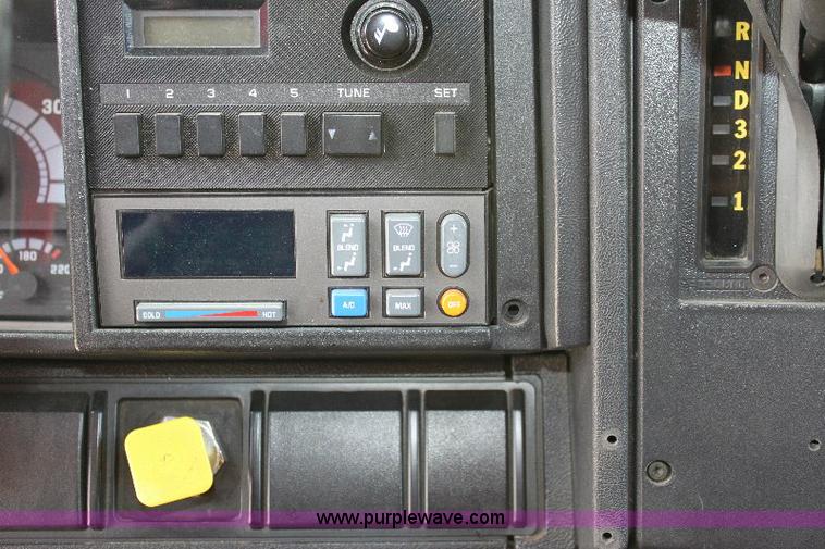 image for item A2574 1992 Chevrolet Kodiak SVI air and light truck