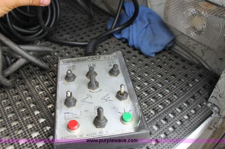 image for item A2574 1992 Chevrolet Kodiak SVI air and light truck