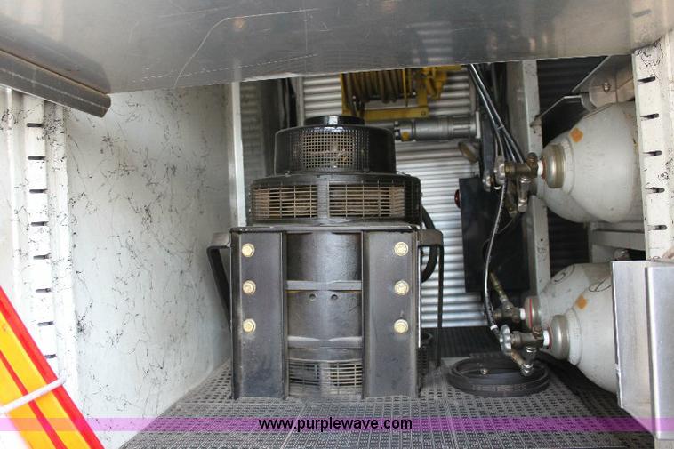 image for item A2574 1992 Chevrolet Kodiak SVI air and light truck