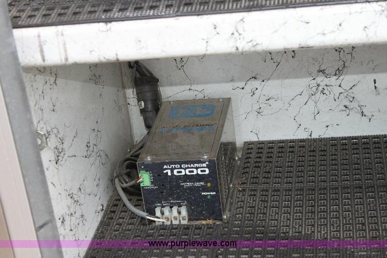 image for item A2574 1992 Chevrolet Kodiak SVI air and light truck