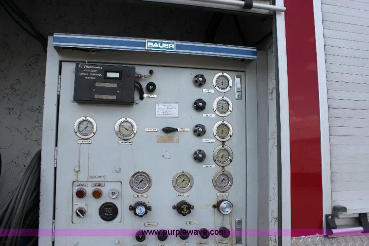 image for item A2574 1992 Chevrolet Kodiak SVI air and light truck