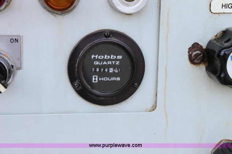 image for item A2574 1992 Chevrolet Kodiak SVI air and light truck