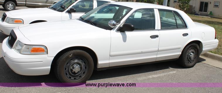 image for item A2578 2004 Ford Crown Victoria Police Interceptor