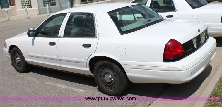 image for item A2578 2004 Ford Crown Victoria Police Interceptor