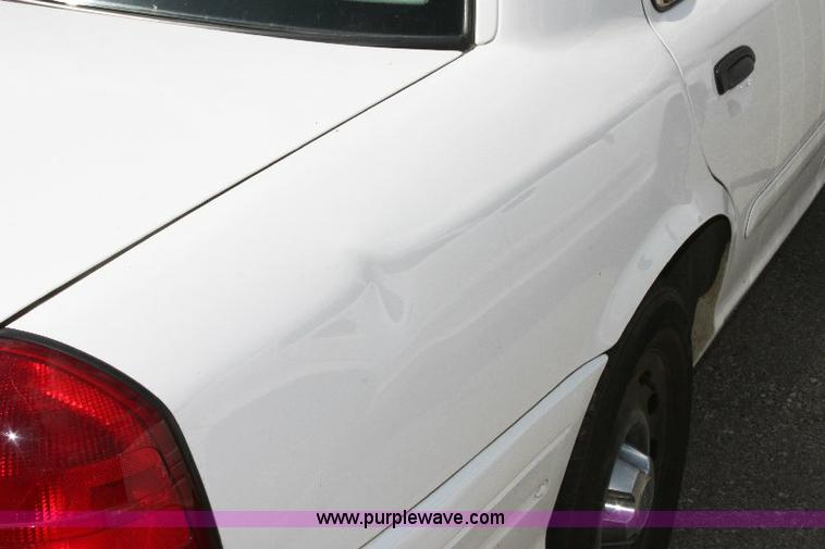 image for item A2578 2004 Ford Crown Victoria Police Interceptor