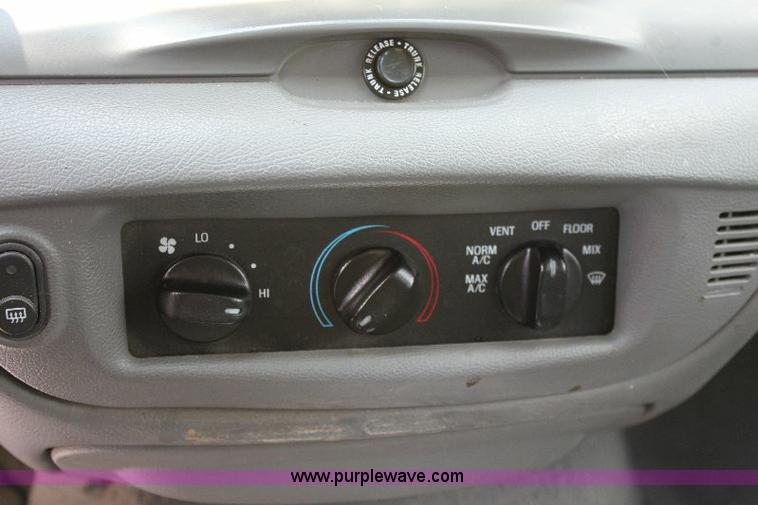 image for item A2578 2004 Ford Crown Victoria Police Interceptor