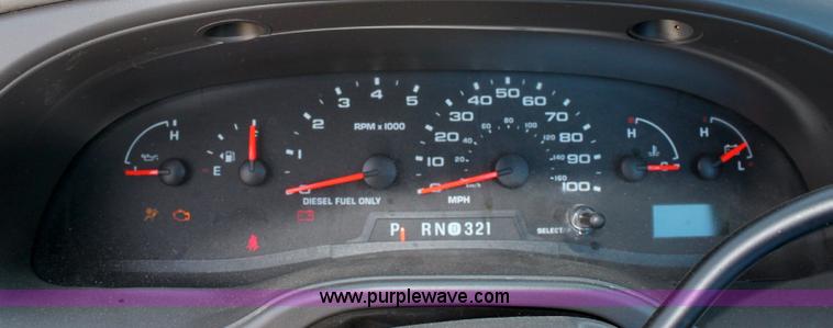 image for item A2586 2005 Ford E350 ambulance cab and chassis