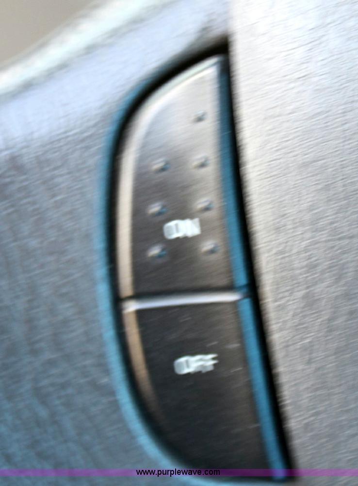 image for item A2586 2005 Ford E350 ambulance cab and chassis