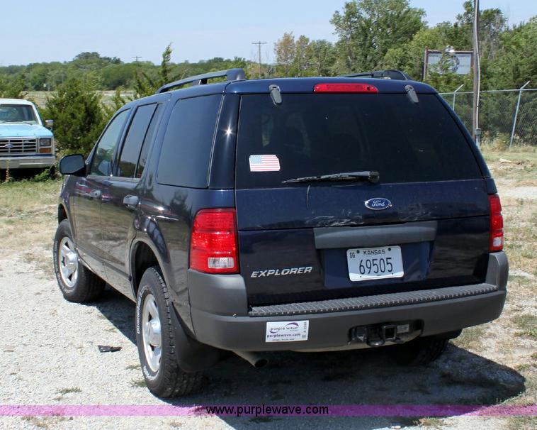 image for item A2588 2003 Ford Explorer XLS SUV