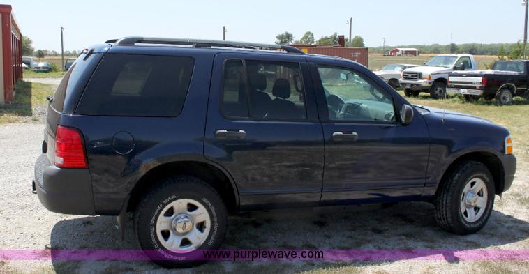 image for item A2588 2003 Ford Explorer XLS SUV