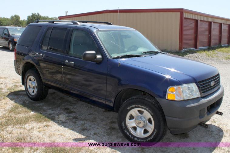 image for item A2588 2003 Ford Explorer XLS SUV