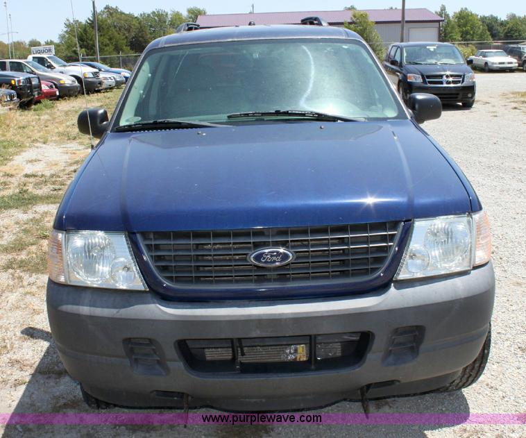 image for item A2588 2003 Ford Explorer XLS SUV