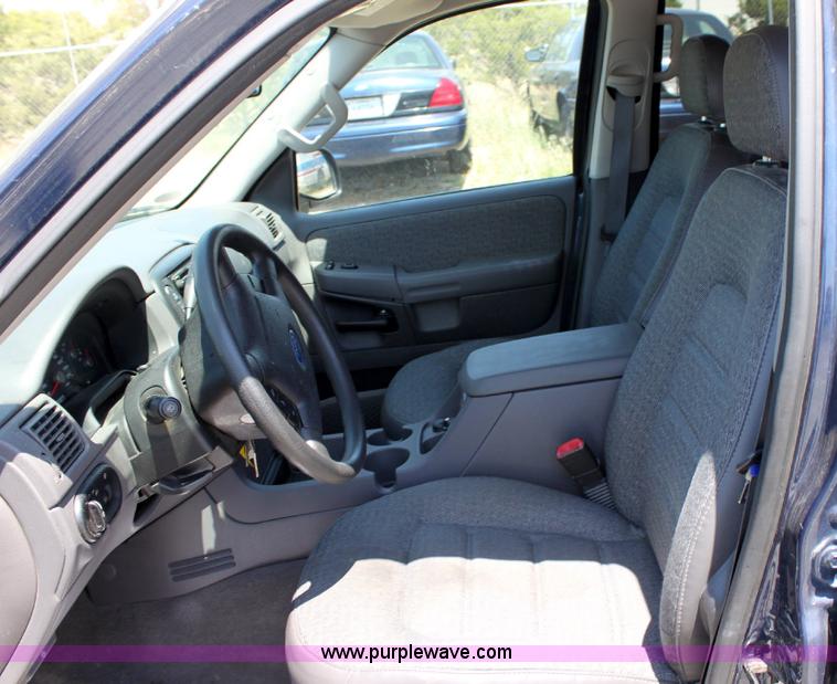 image for item A2588 2003 Ford Explorer XLS SUV
