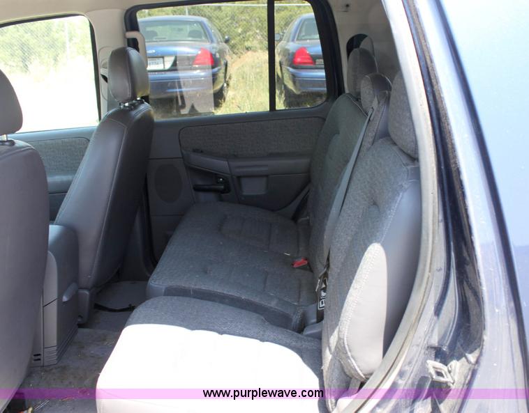 image for item A2588 2003 Ford Explorer XLS SUV
