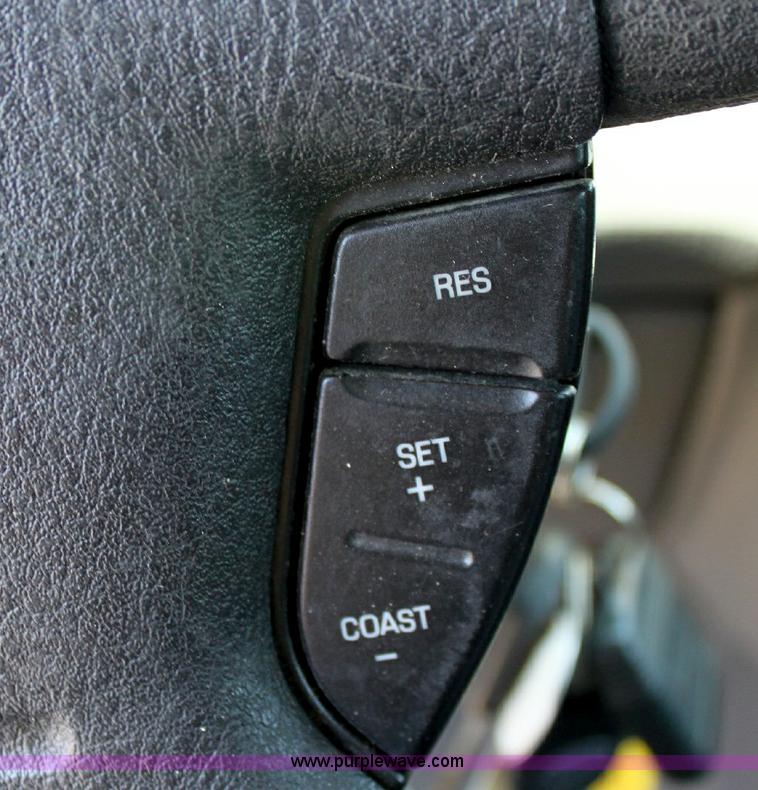 image for item A2588 2003 Ford Explorer XLS SUV