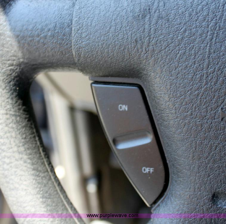 image for item A2588 2003 Ford Explorer XLS SUV