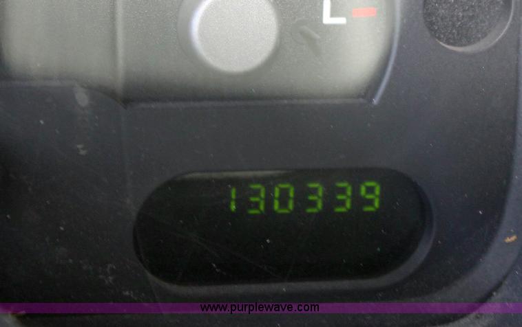 image for item A2588 2003 Ford Explorer XLS SUV