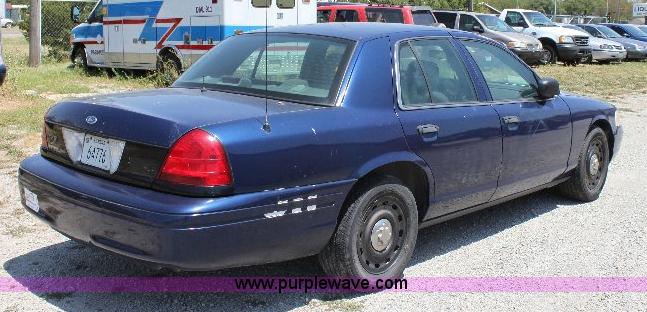 image for item A2589 2004 Ford Crwon Victoria Police Interceptor