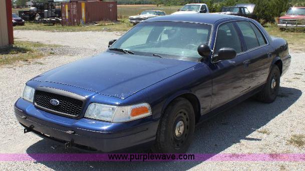 image for item A2589 2004 Ford Crwon Victoria Police Interceptor