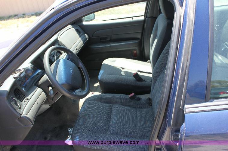 image for item A2589 2004 Ford Crwon Victoria Police Interceptor