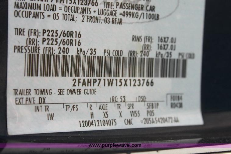 image for item A2589 2004 Ford Crwon Victoria Police Interceptor