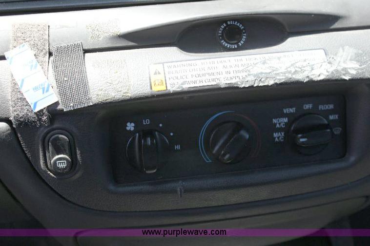 image for item A2591 2005 Ford Crwon Victoria Police Interceptor