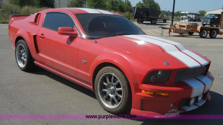 image for item A3077 2005 Ford Mustang GT