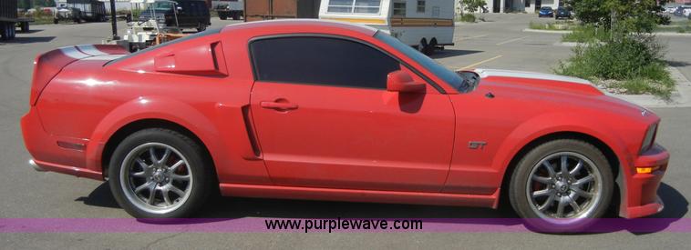 image for item A3077 2005 Ford Mustang GT