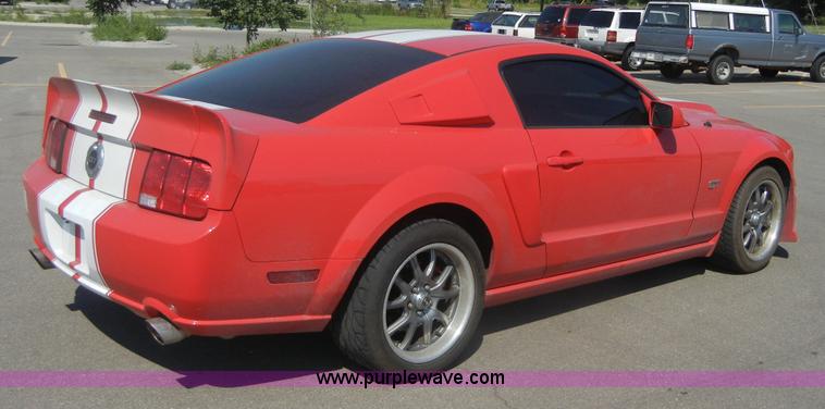 image for item A3077 2005 Ford Mustang GT
