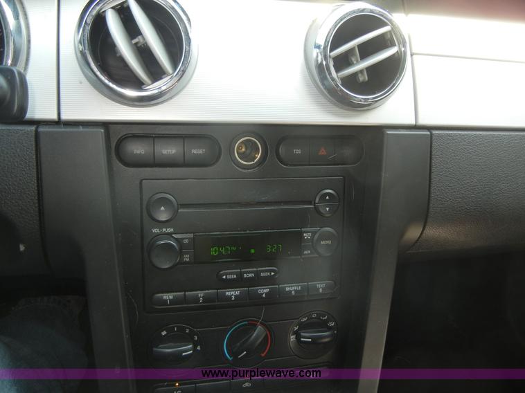 image for item A3077 2005 Ford Mustang GT