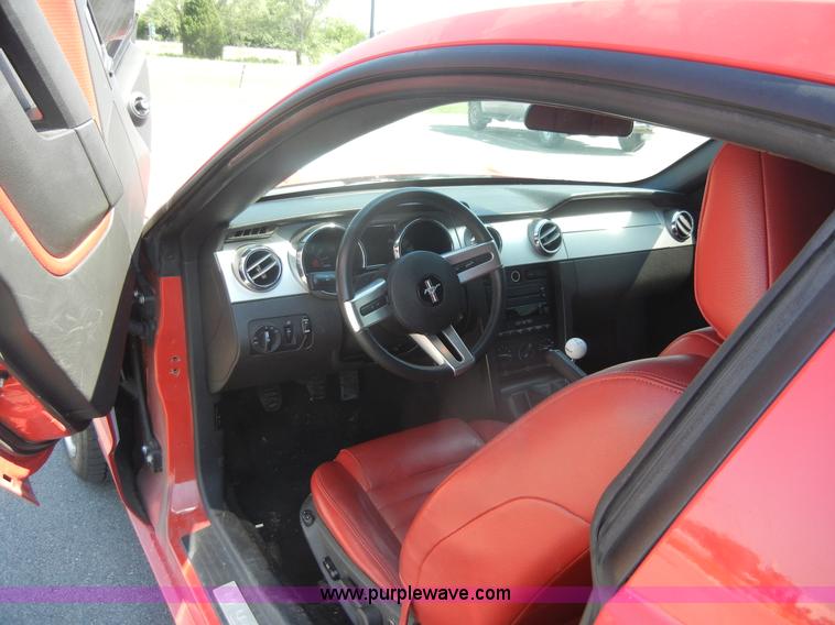 image for item A3077 2005 Ford Mustang GT