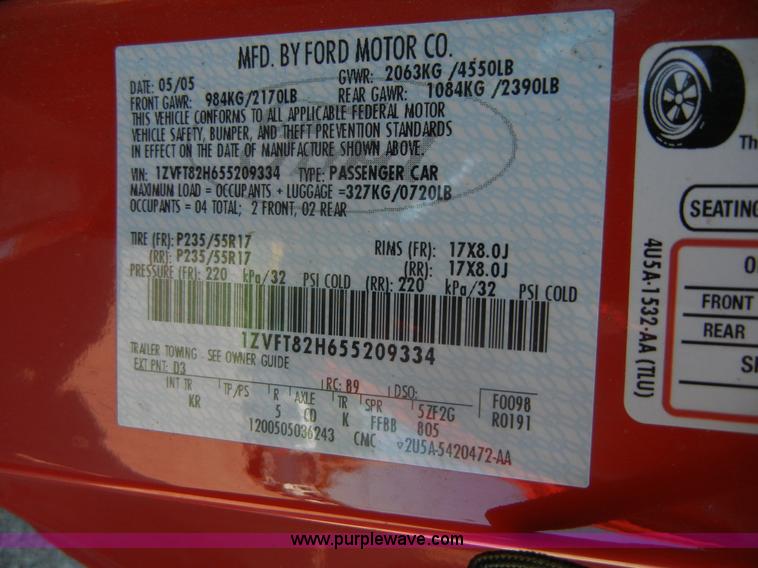 image for item A3077 2005 Ford Mustang GT