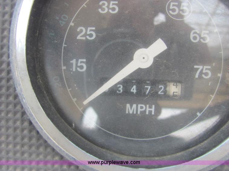 image for item A3672 1983 Ford 800