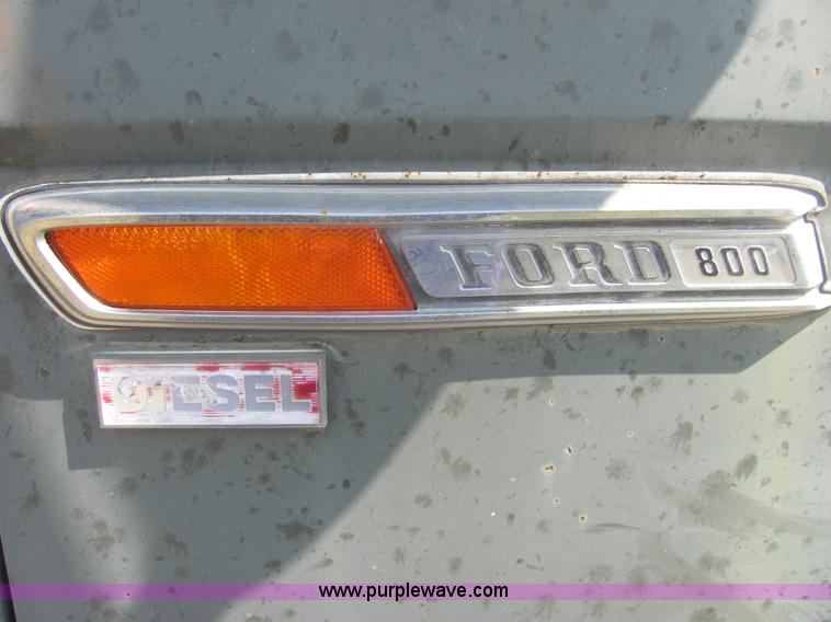 image for item A3672 1983 Ford 800