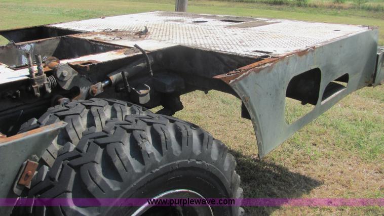 image for item A3672 1983 Ford 800