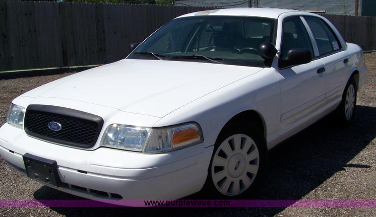image for item A4535 2006 Ford Crown Victoria Police Interceptor