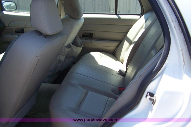 image for item A4535 2006 Ford Crown Victoria Police Interceptor