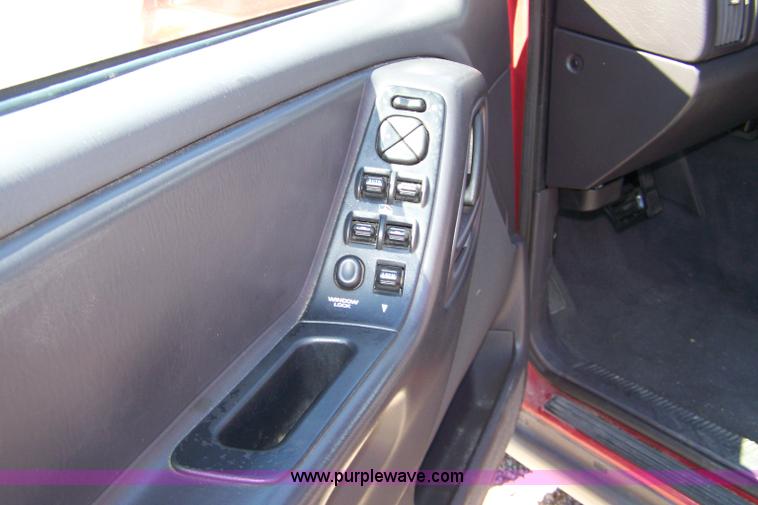 image for item A4537 2001 Jeep Grand Cherokee Laredo SUV