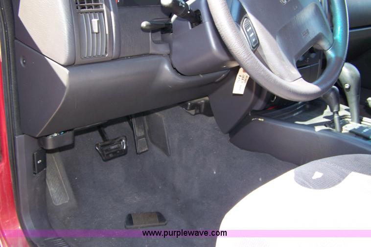 image for item A4537 2001 Jeep Grand Cherokee Laredo SUV