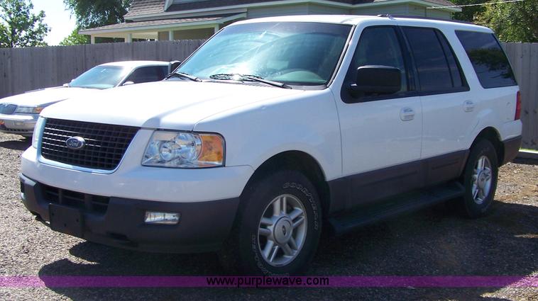 image for item A4540 2004 Ford Expedition XLT SUV