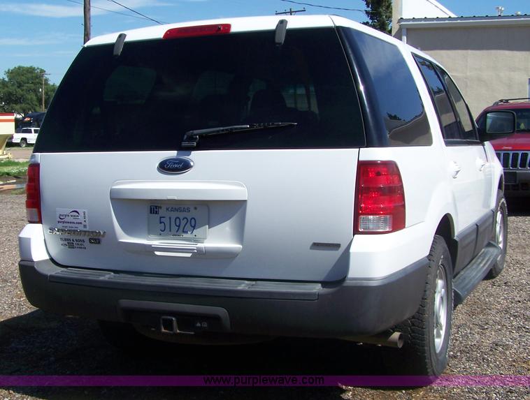 image for item A4540 2004 Ford Expedition XLT SUV
