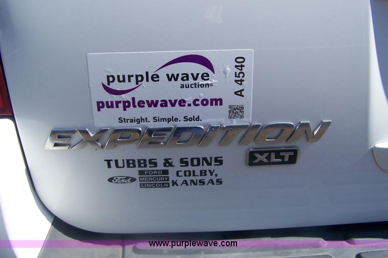 image for item A4540 2004 Ford Expedition XLT SUV
