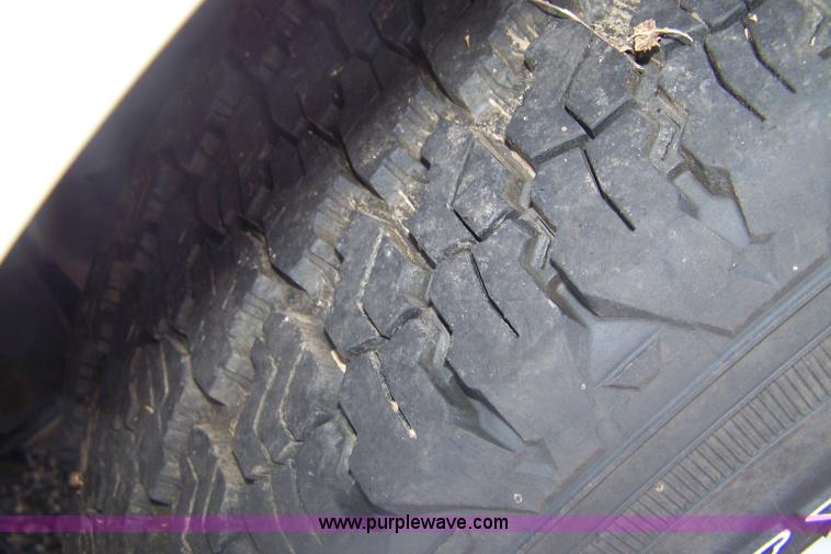 image for item A4540 2004 Ford Expedition XLT SUV