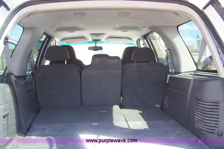 image for item A4540 2004 Ford Expedition XLT SUV