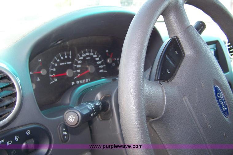 image for item A4540 2004 Ford Expedition XLT SUV