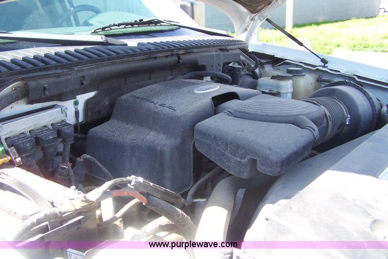 image for item A4540 2004 Ford Expedition XLT SUV