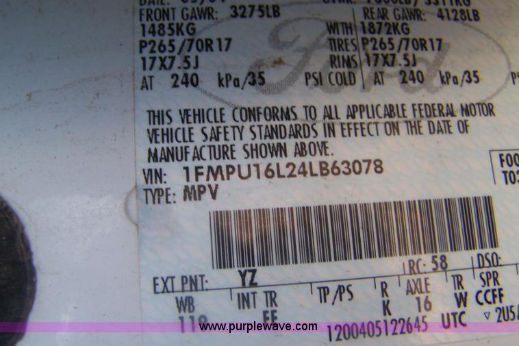 image for item A4540 2004 Ford Expedition XLT SUV