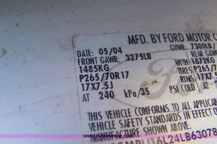 image for item A4540 2004 Ford Expedition XLT SUV