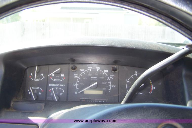 image for item A4541 1993 Ford F250 XLT pickup truck cab and chassis