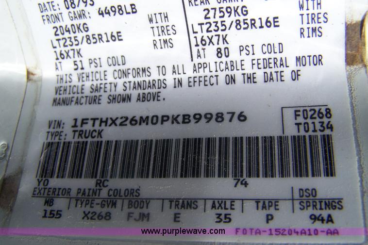 image for item A4541 1993 Ford F250 XLT pickup truck cab and chassis